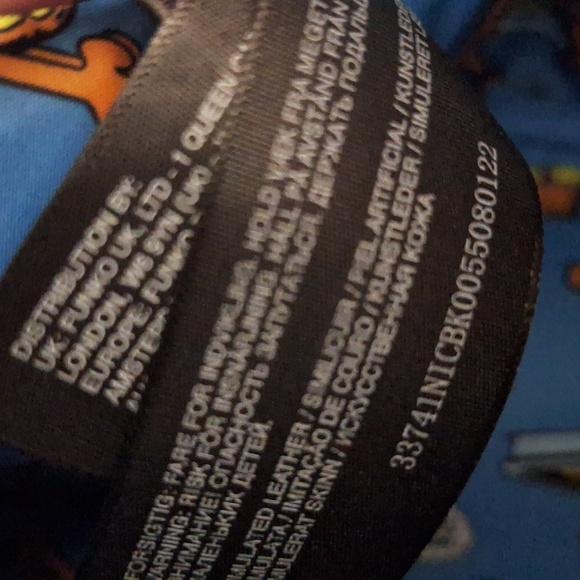 Loungefly Lasagna Garfield Backpack - Picture 11 of 12